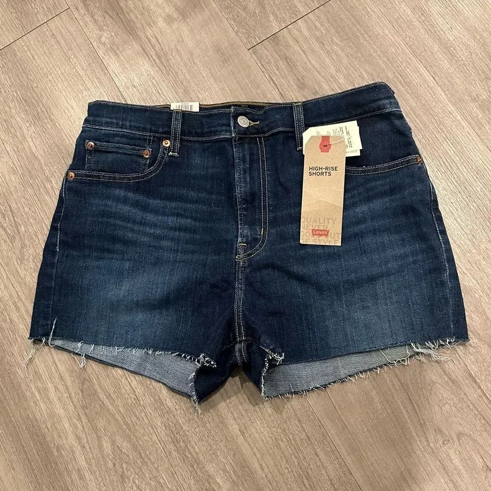 NWT Levi’s Raw Hem Dark Wash Hi Rise Waisted Stretch Denim Jean Short